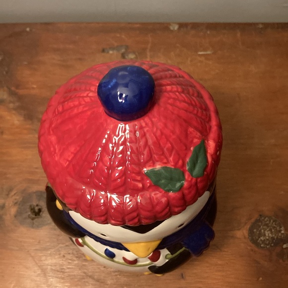NWT- Adorable Hand Painted Holiday Penguin Ceramic Cookie Jar Decoration - Picture 5 of 17